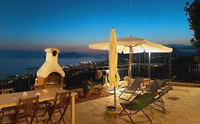 Sarina House Ocean View